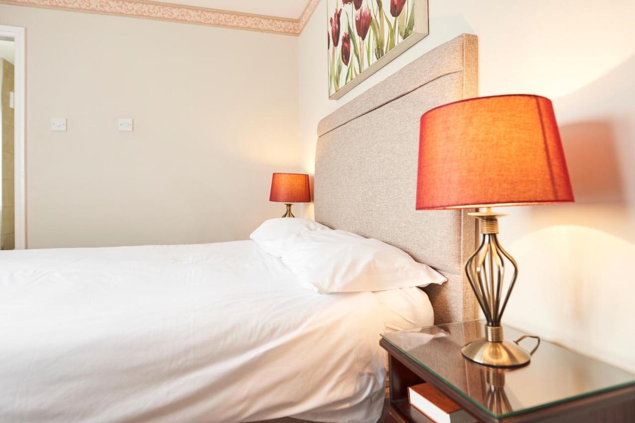 The New Inn Hotel สแตรทฟอร์ด อะพอน เอวอน ภายนอก รูปภาพ