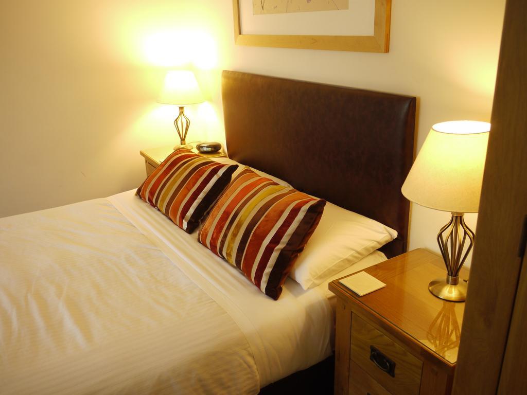 The New Inn Hotel สแตรทฟอร์ด อะพอน เอวอน ภายนอก รูปภาพ